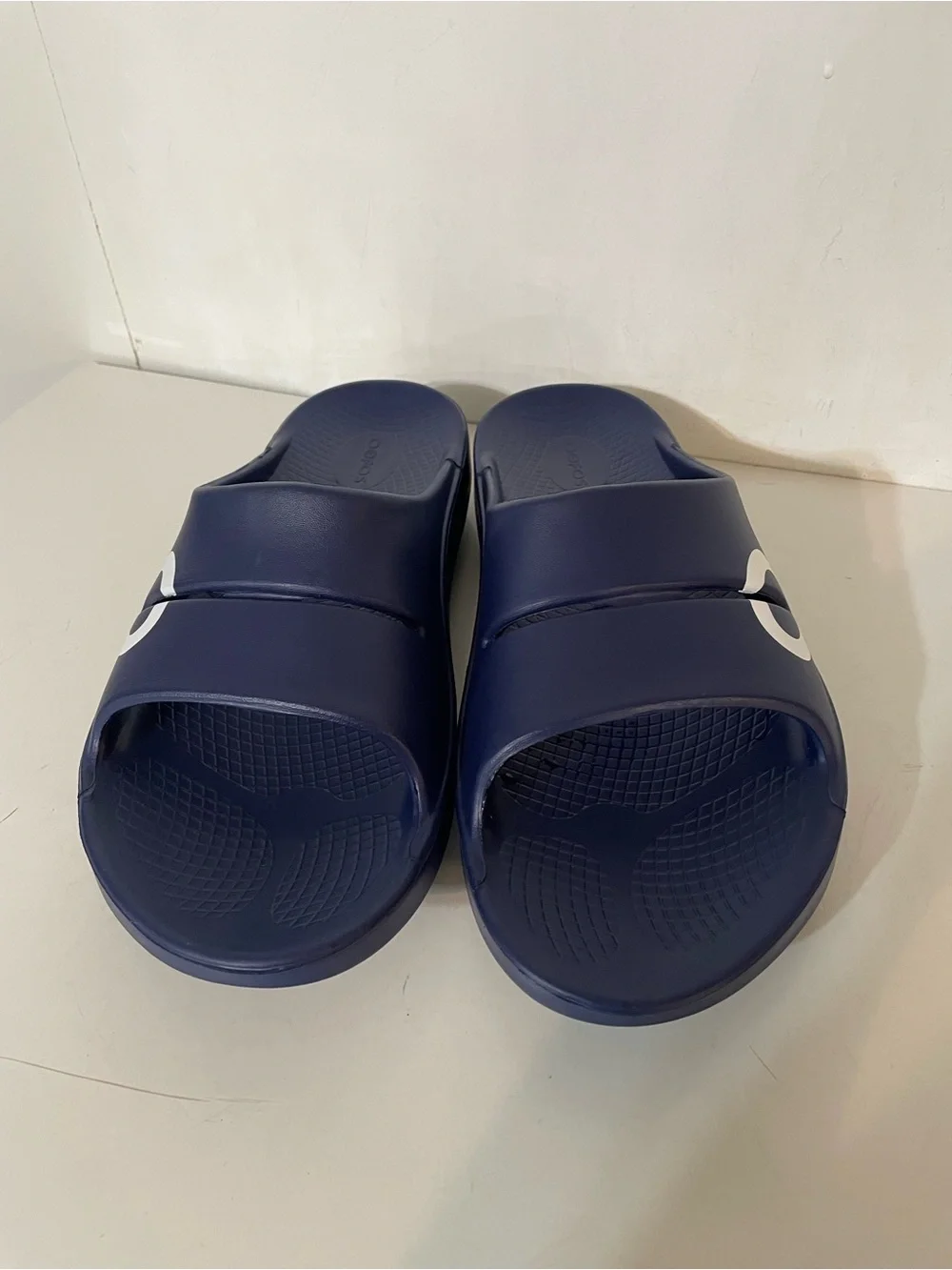Oofos Slides in Navy Blue